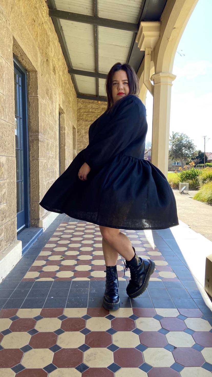 The Black Parade, Long Sleeve Linen Frock Curvature The Black Parade, Long Sleeve Linen Frock Curvature